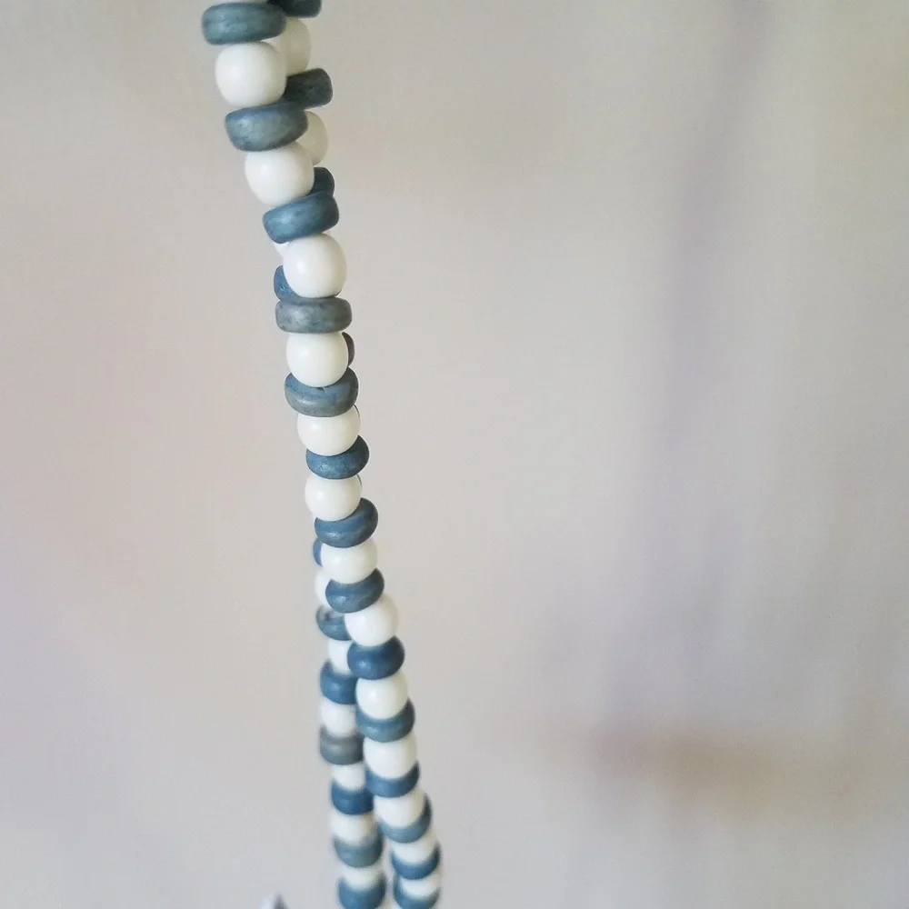 Cat necklace white blue beads double strands - Picture 5 of 6